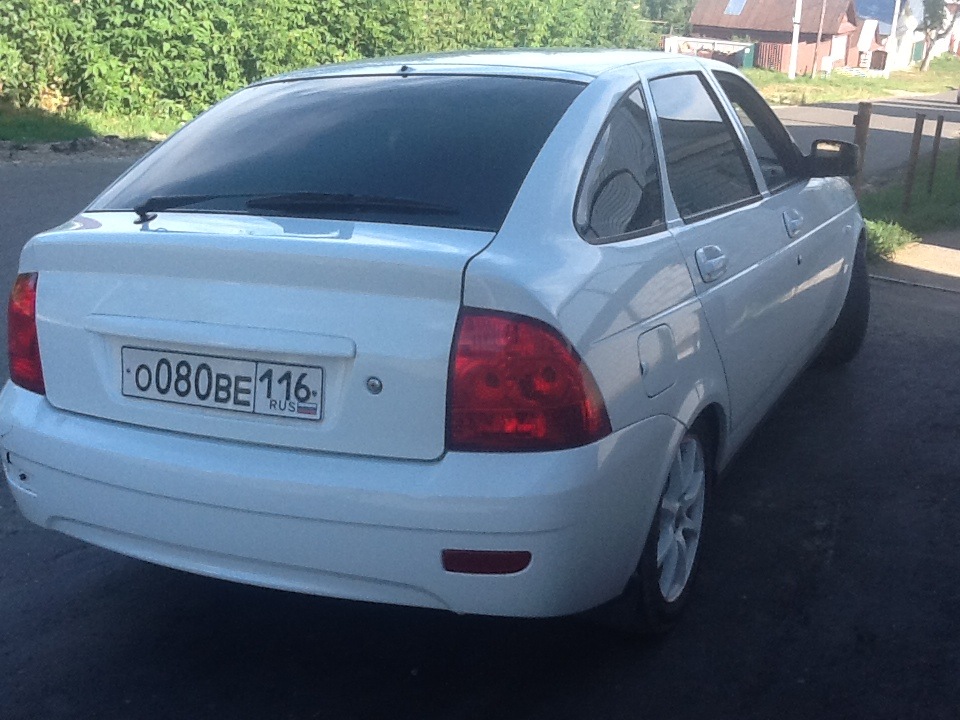 заклейка задних фонарей — Lada Приора хэтчбек, 1,6 л, 2010 года ...