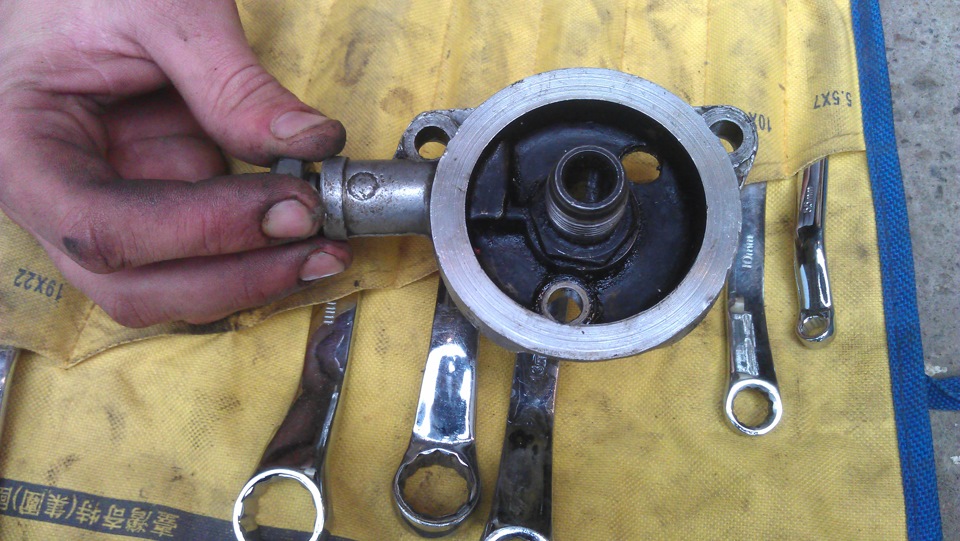 замена маслинова фильтра — ИЖ Москвич 412, 1,5 л, 1971 года | своими ...