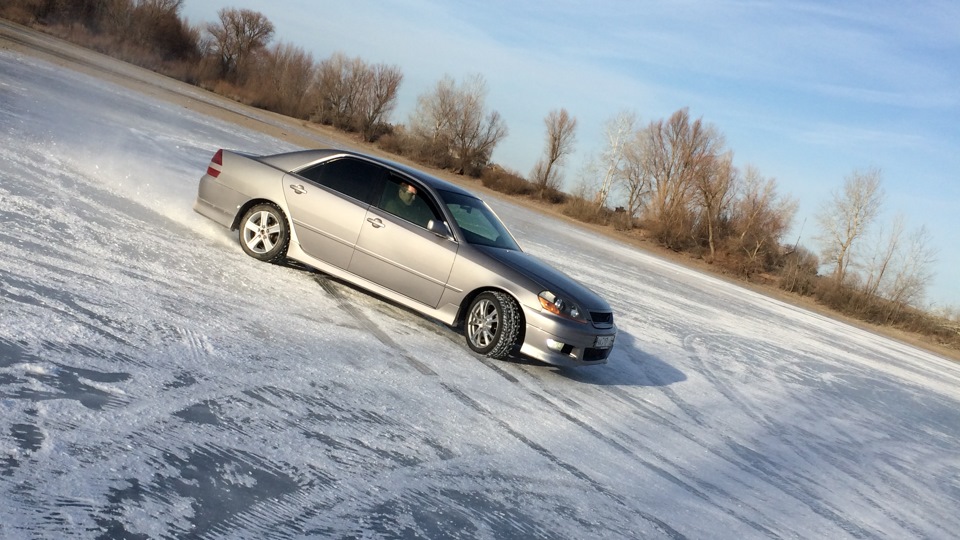 Toyota Mark 2 110 дрифт