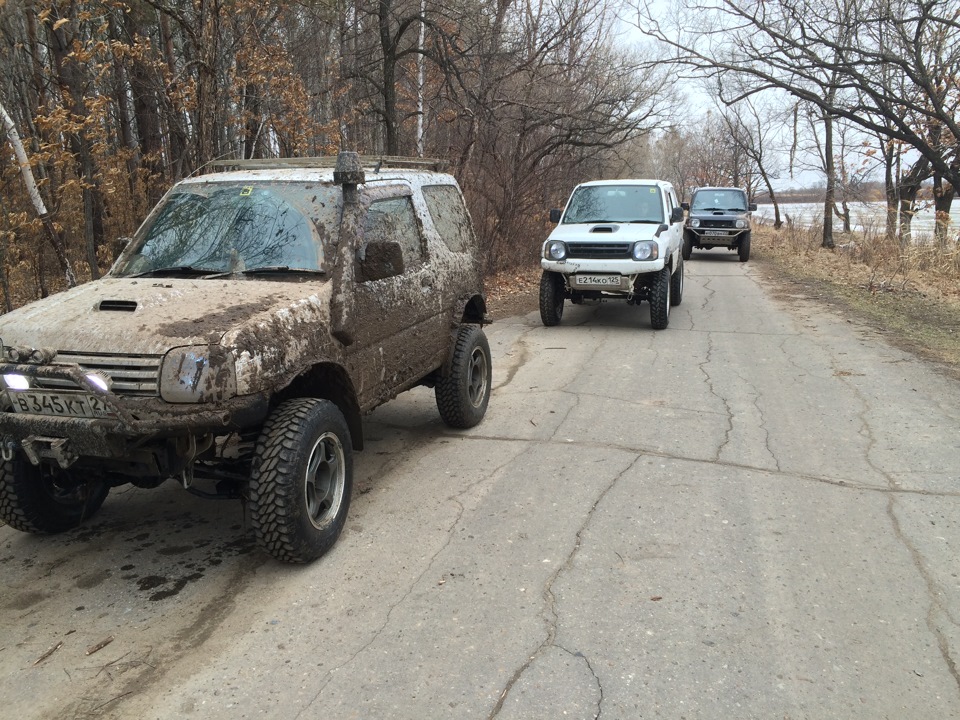 Первые покатушки. Шевроле Нива на 33 колесах. 31 Колеса на ниву Шевроле. Chevrolet Niva off Road. Шеви Нива на 31 колесах.