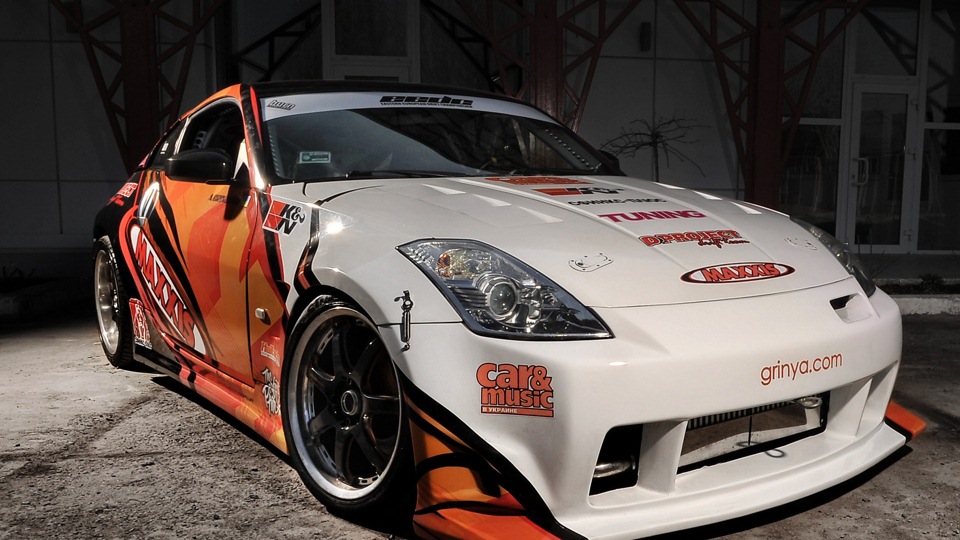 Nissan 350z Red bull