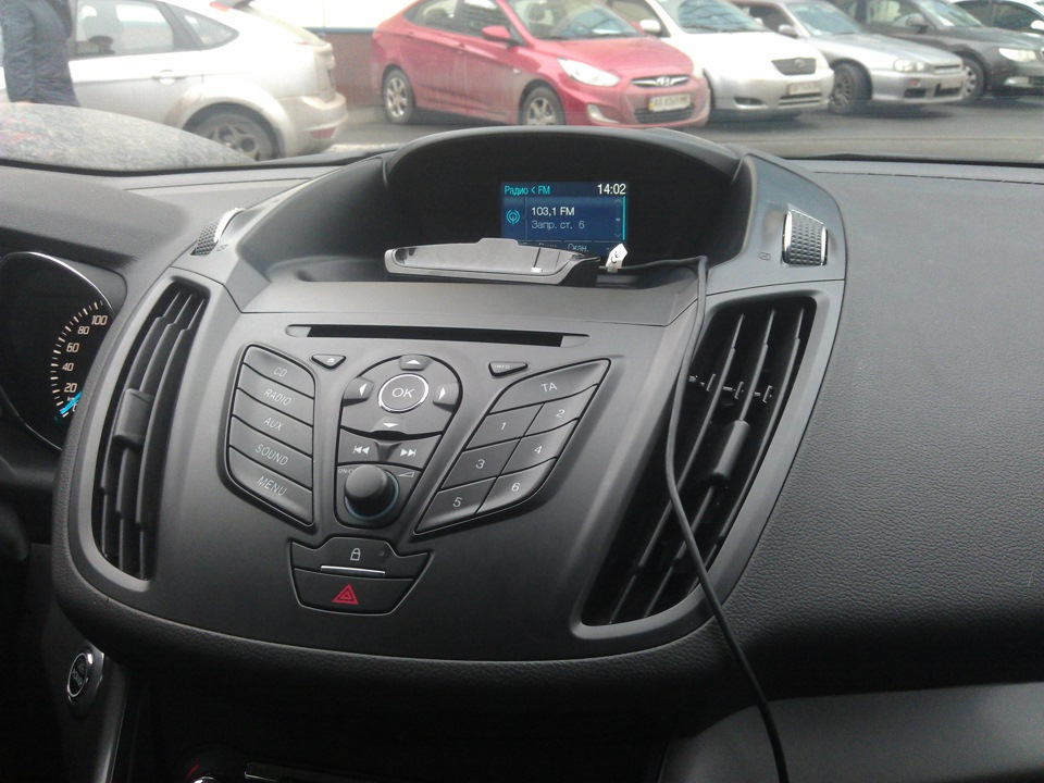 USB Форд фокус 3. Ford Kuga USB разъем. Ford Kuga 2 USB. Aux Ford Kuga 2.