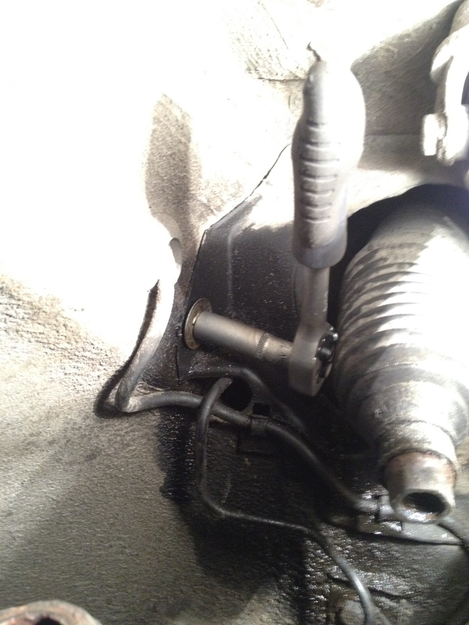 Пыльник пассат б5. Пыльник рейки Passat b5+. Пыльник рейки Volkswagen Passat 1.8 ABS. Пассат б5 1998 1.8 пыльник рулевой тяги. Пассат б5 1998 пыльник рулевой тяги левый.