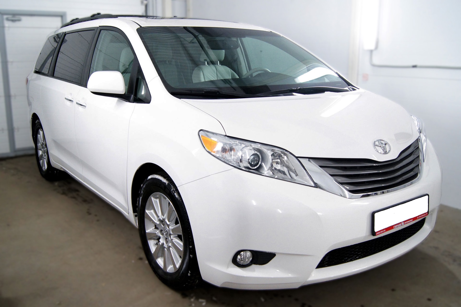 Toyota Sienna 2011