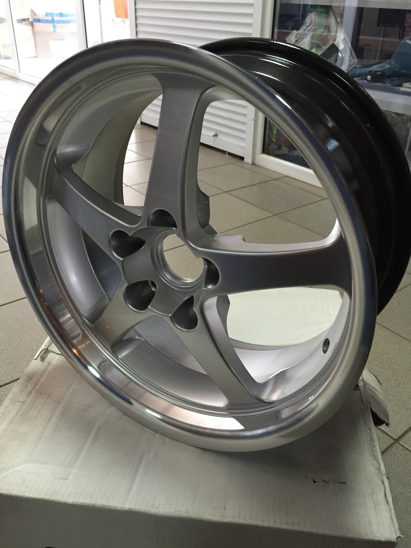 Новые диски R17 5/120 с небольшой полочкой!) — BMW 3 series (E36), 2 л ...