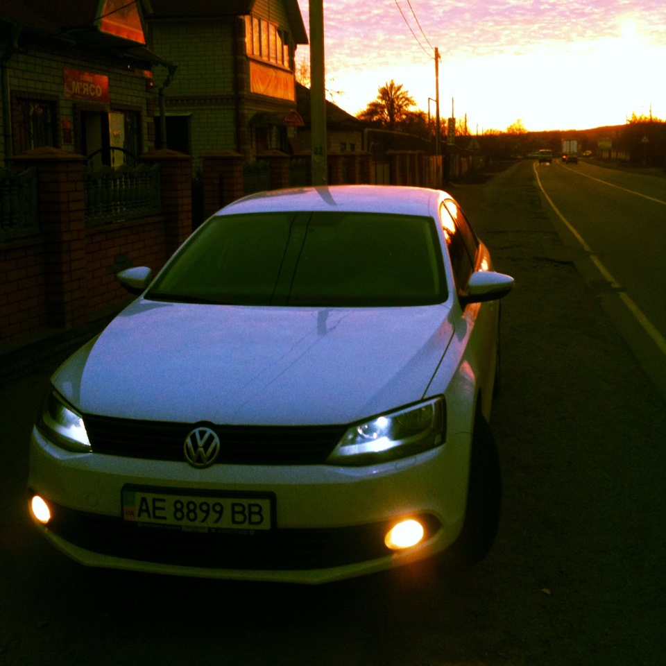 Замена "Ходовых огней" и Подфарников на Диоды — Volkswagen Jetta VI, 1 ...