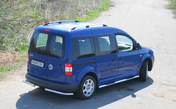 Volkswagen Caddy 2010 синий