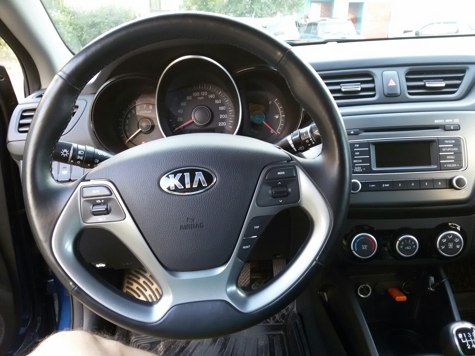 Kia Rio 2012 руль