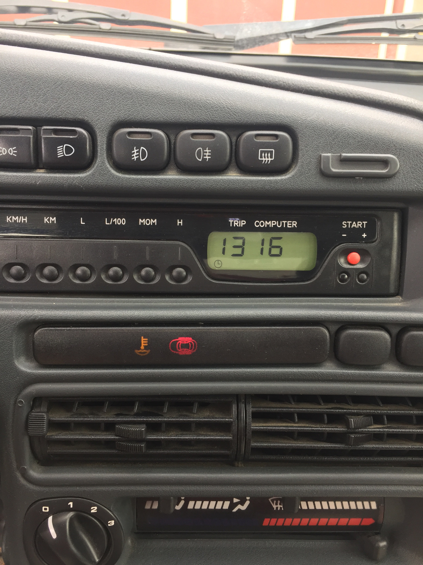 Датчик уровня охлаждающей жидкости. — Lada 2114, 1,6 л, 2012 года ...