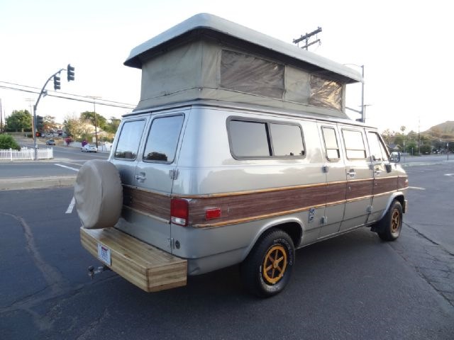 Chevrolet chevy van 1989