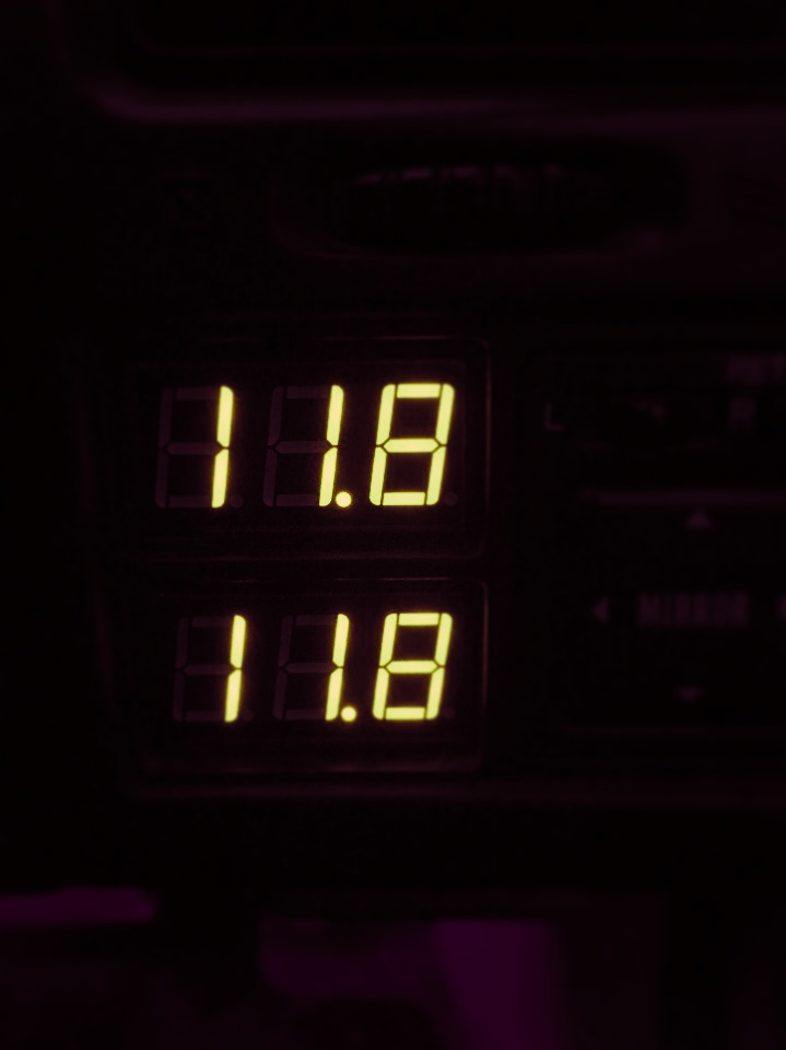 Установка 2-ух вольтметров — Toyota Caldina (210), 2 л, 1999 года ...