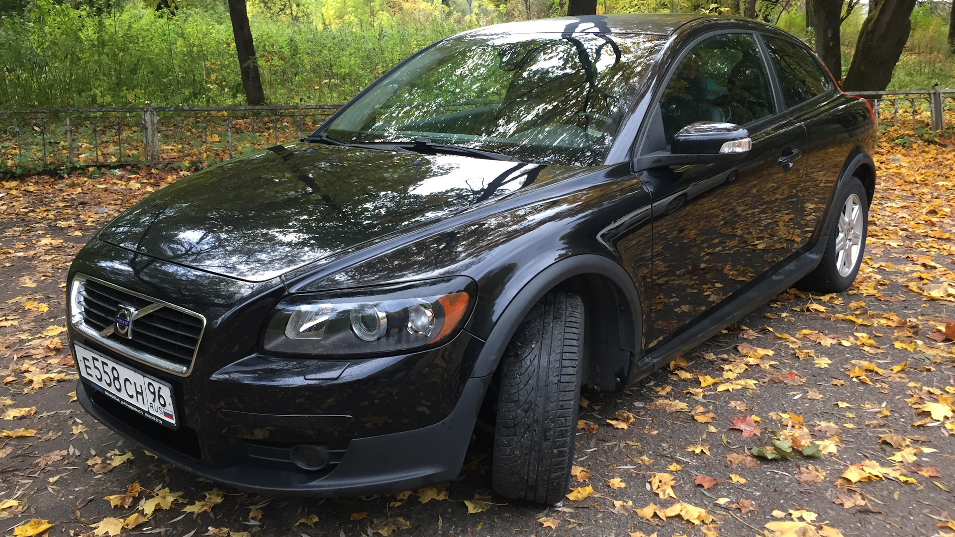 Black 30. Volvo c30 Black. Вольво с30 черная. Volvo с30 черный. Volvo c30 2007 черная.