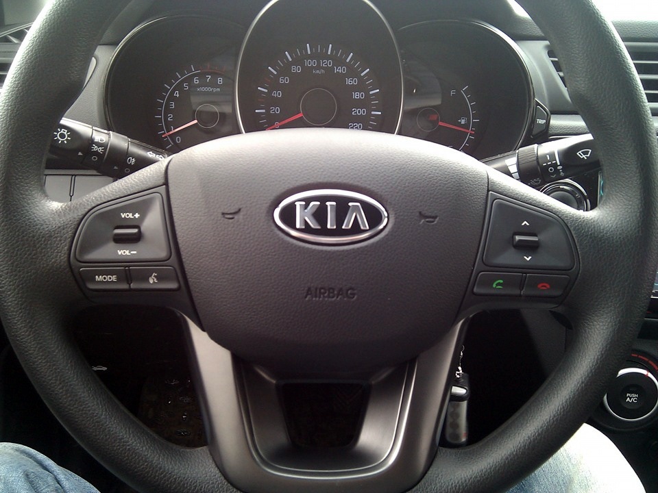 Kia Rio 2015 руль