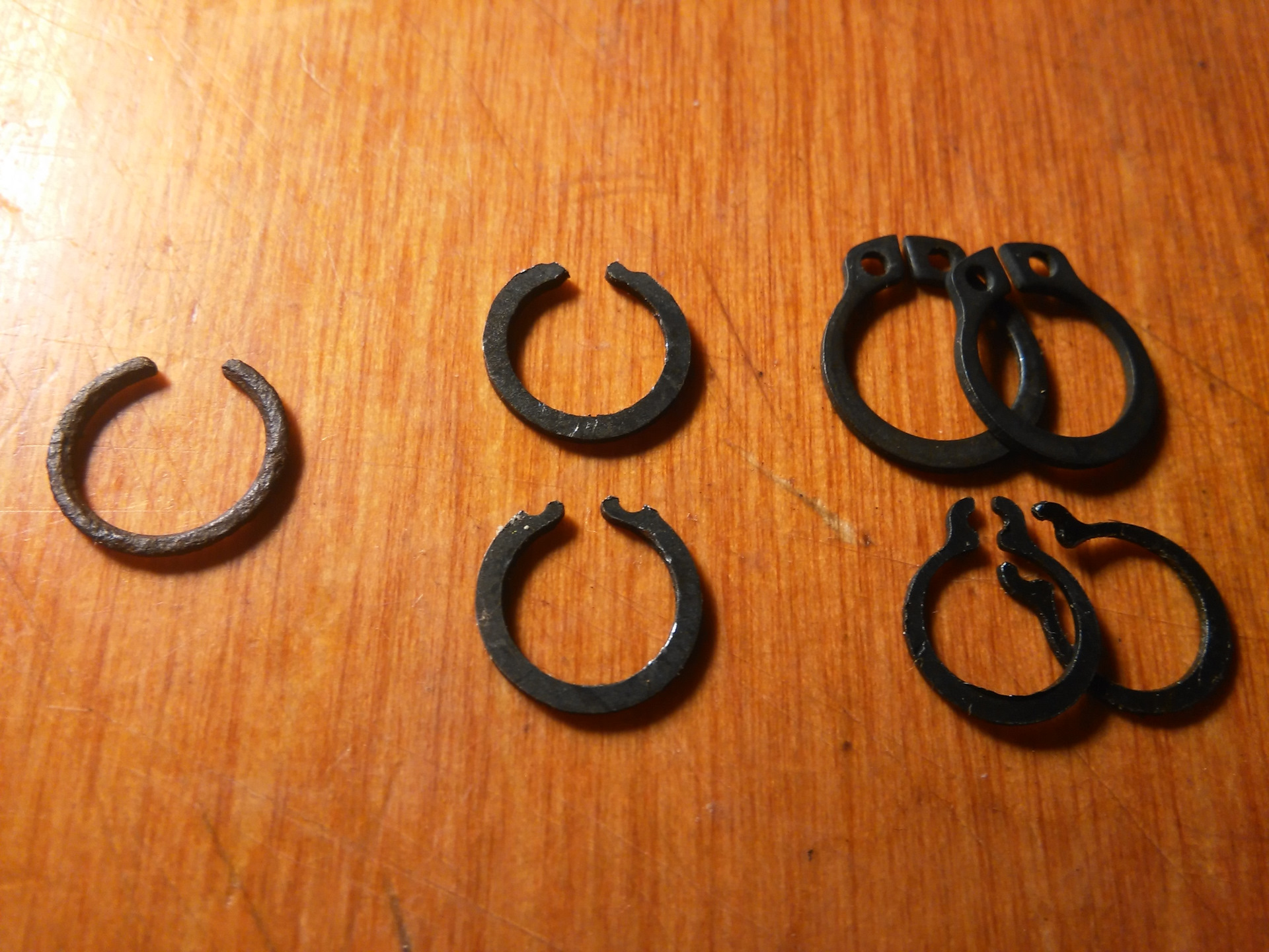 Стопорное кольцо ваз 2121. Audi стопорное кольцо трапеции. Кольцо стопорное крестовины ваз-2121. Стопорное кольцо 48ммх1мм. Стопорное кольцо трапеции.