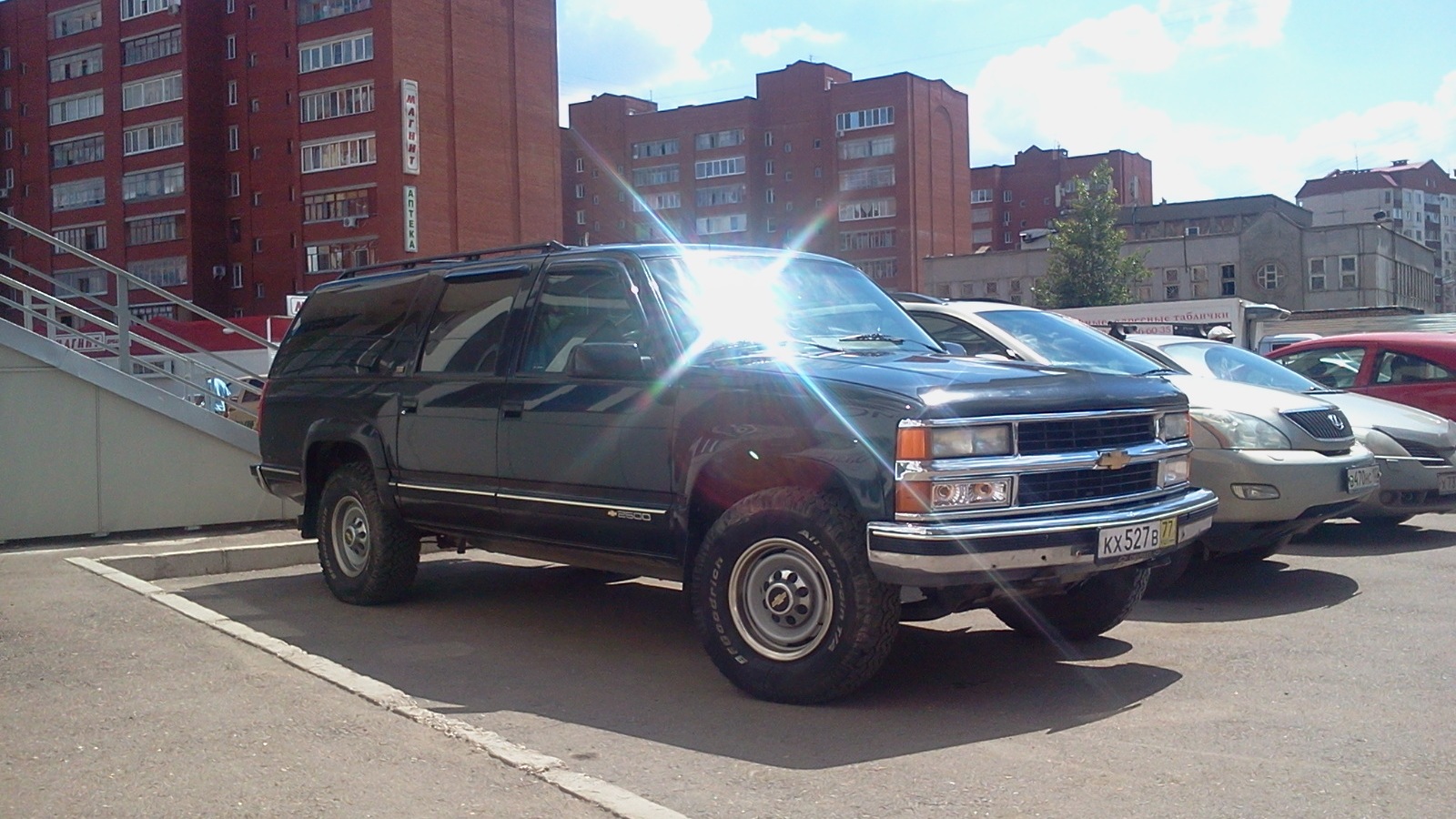 Chevrolet Suburban IX