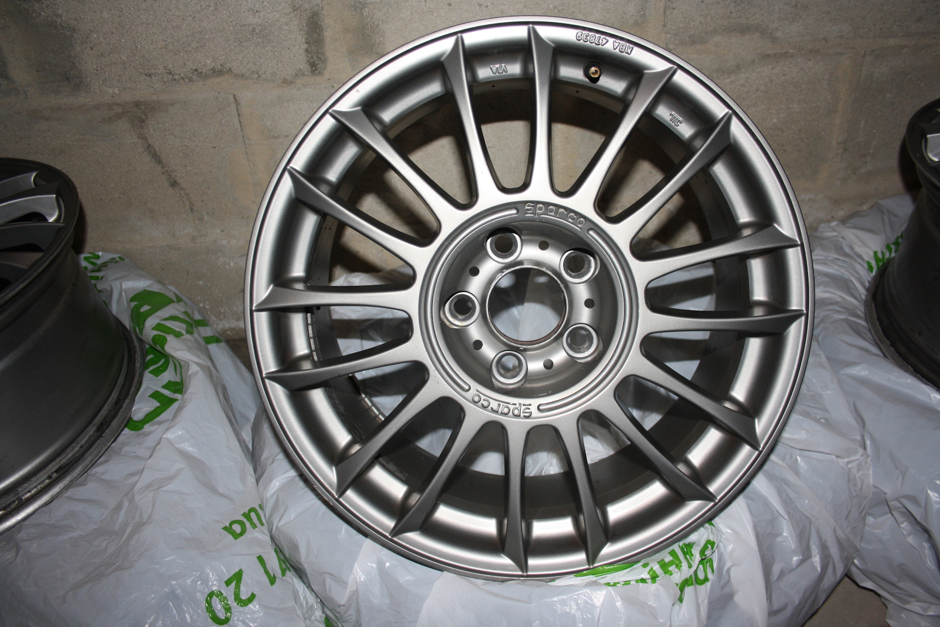 ГОТОВИМСЯ К ЛЕТУ ②! ))) Диски OZ SPARCO PISTA R17 — Skoda Octavia A5 ...