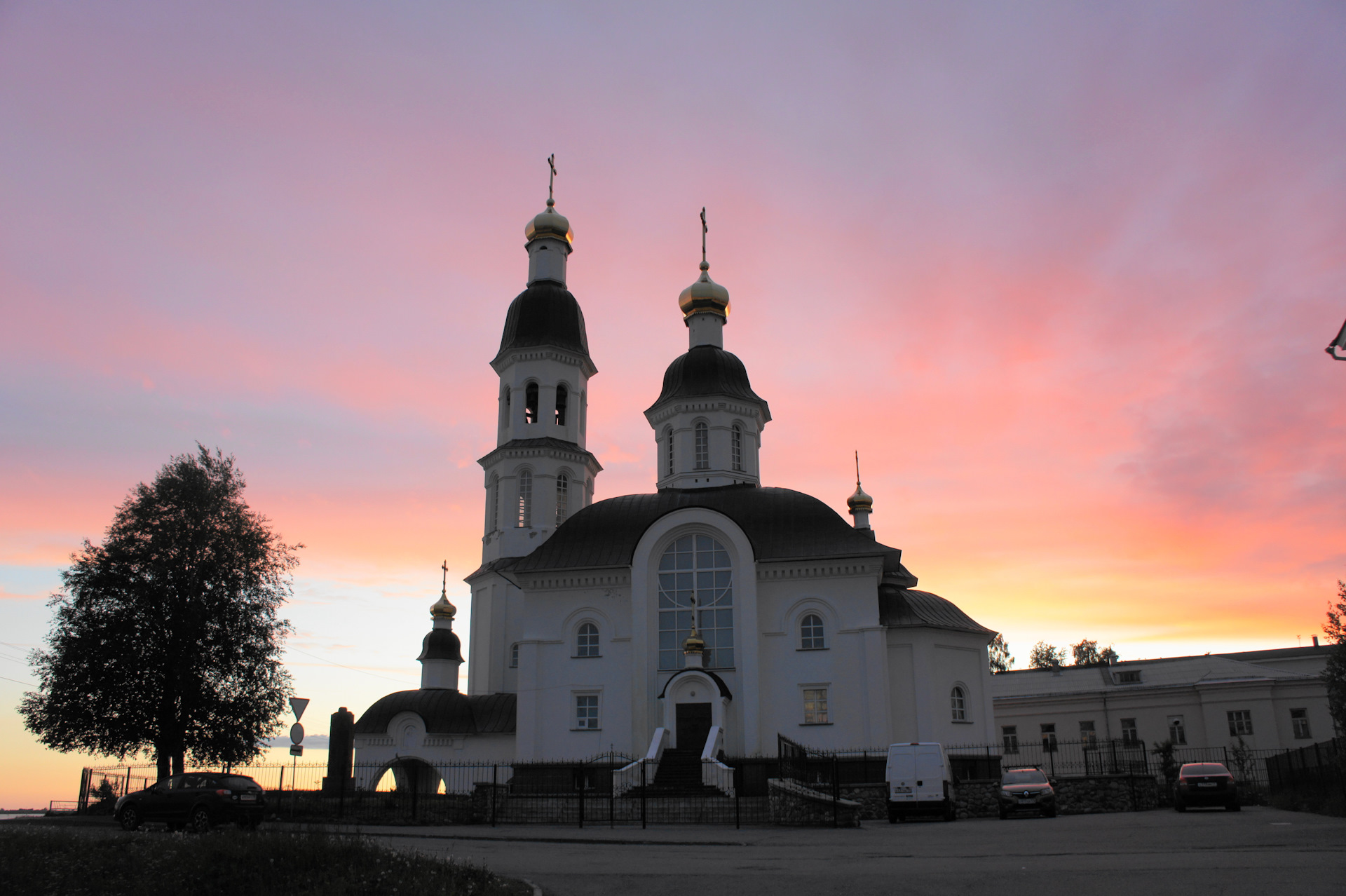 Успенский храм Архангельск