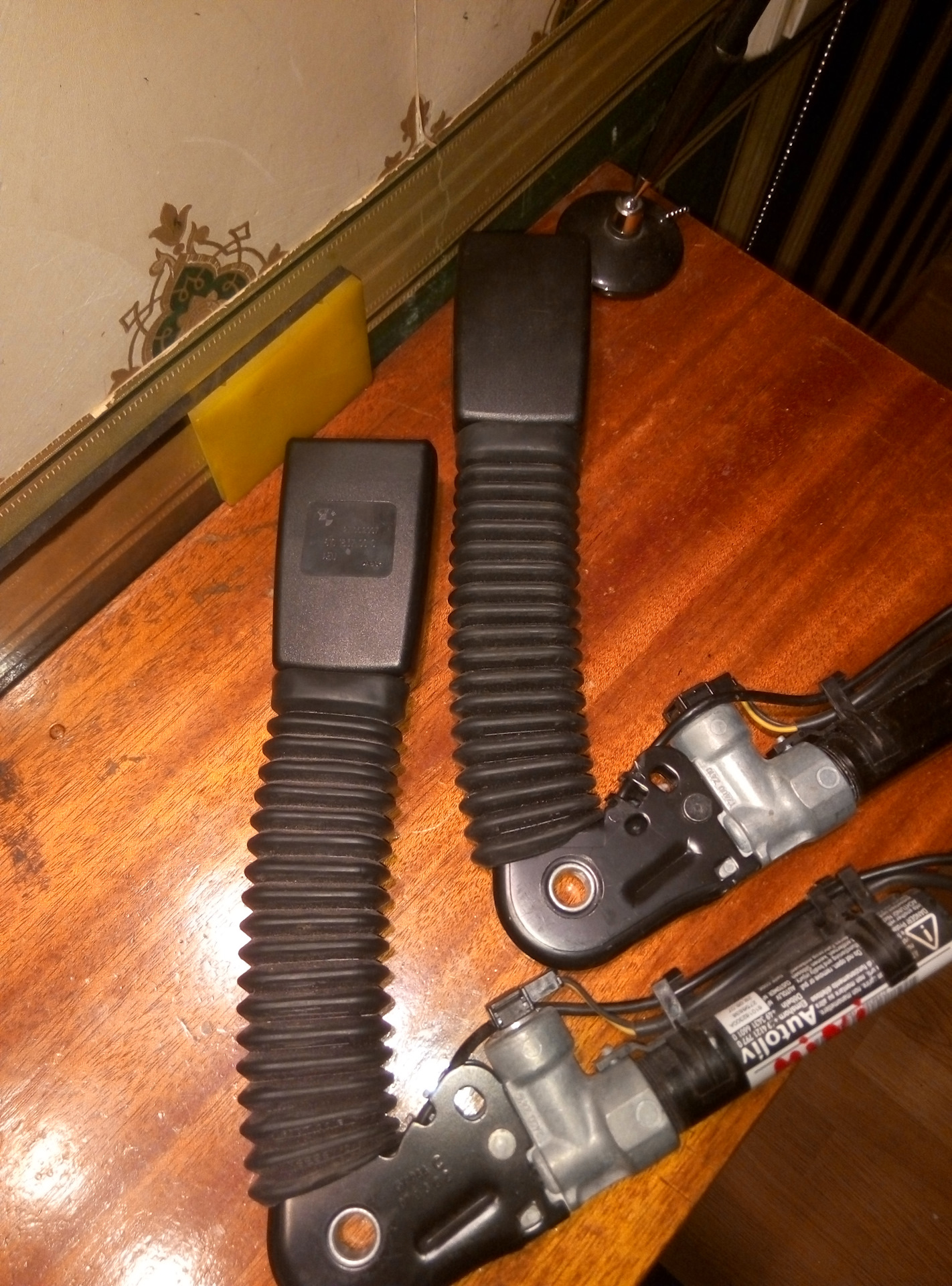 Замена натяжителей (замков) ремней безопасности ч. 2 — MINI Cooper S Mk ...