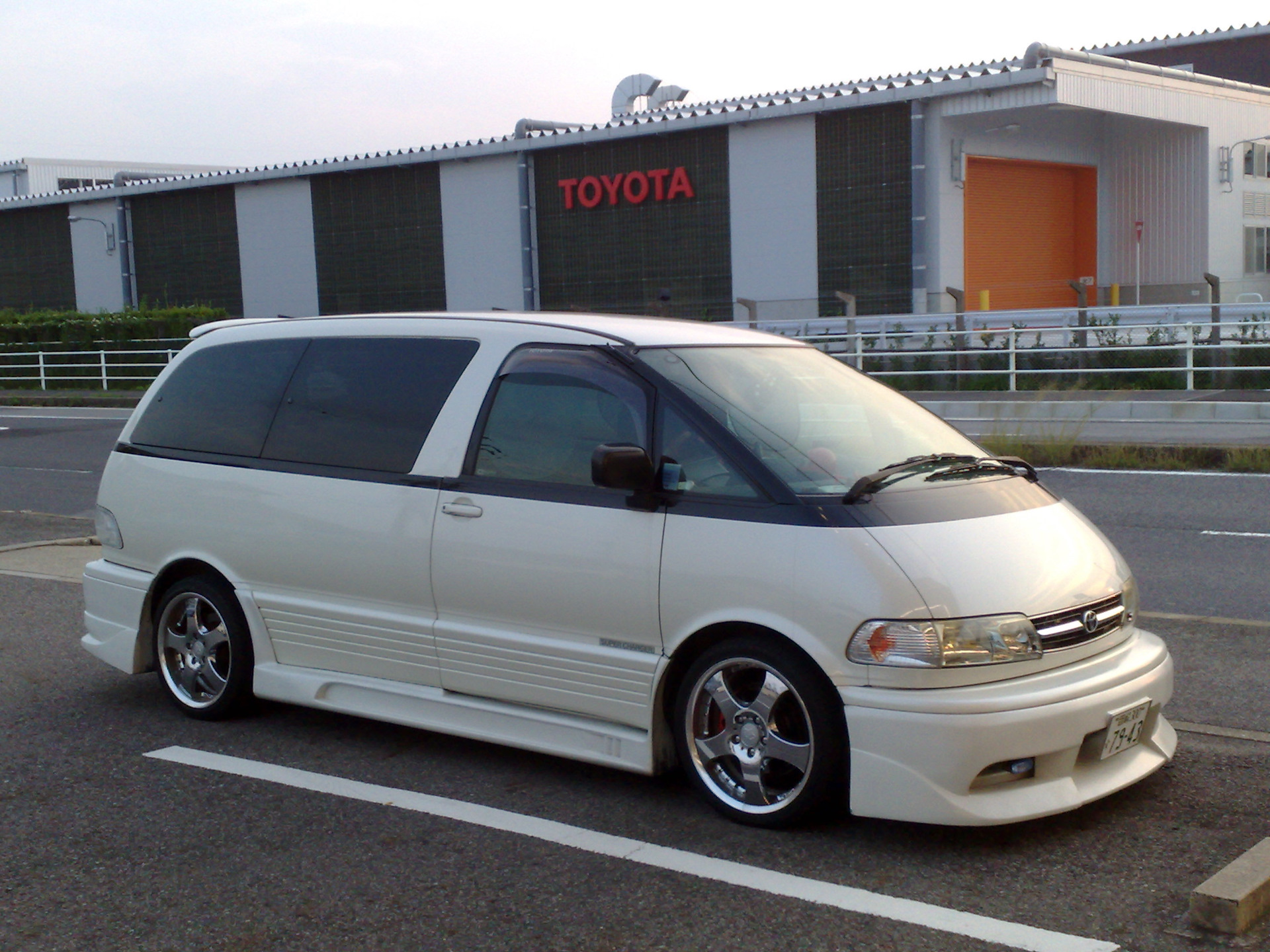 Toyota Estima 2001 Tuning