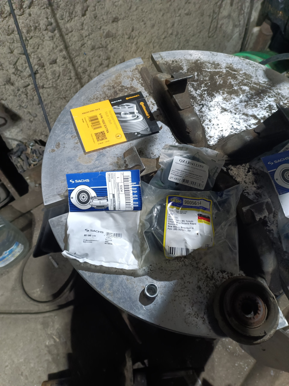 Фото в бортжурнале Skoda Octavia Combi A4 Mk1. Запчасти на фото: 6PK1822EXTRA, 801049, 9005614