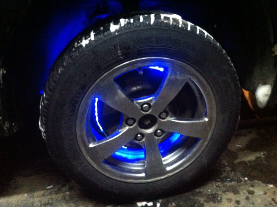 Подсветка колес — Toyota Corona (T190), 1,8 л, 1995 года | тюнинг | DRIVE2