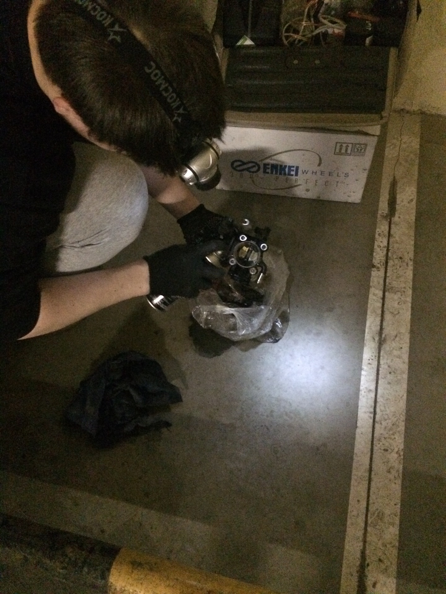 Чистка дросселя и клапана вентиляции картера (PCV) — Suzuki Liana, 1,6 ...