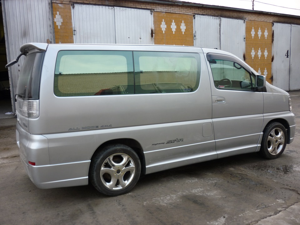 Nissan Elgrand e50 Nismo