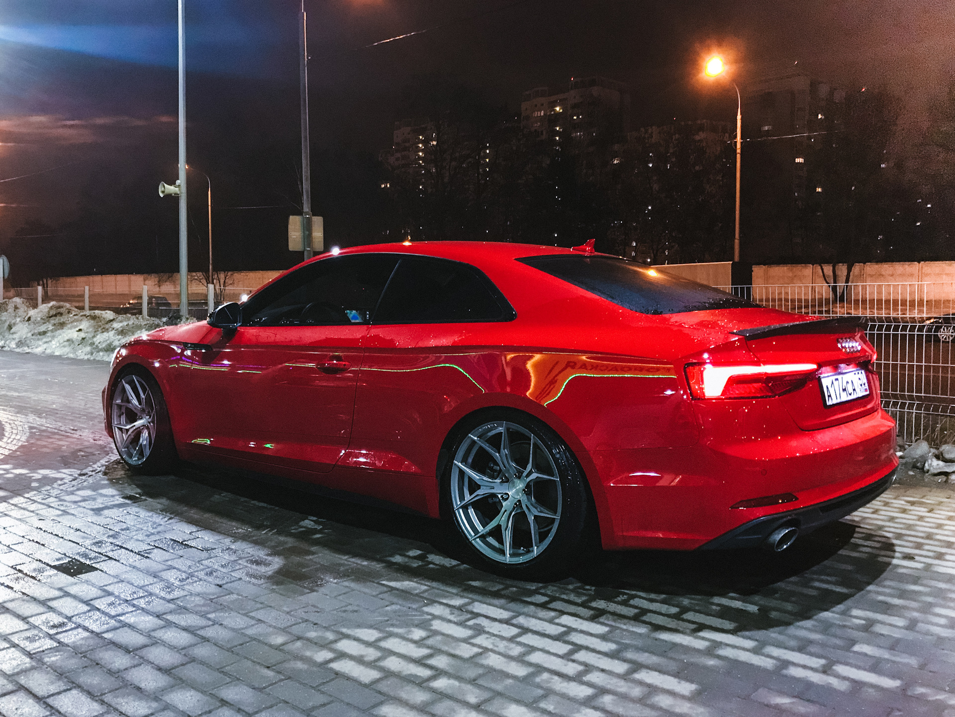 Красная матовая Audi a7