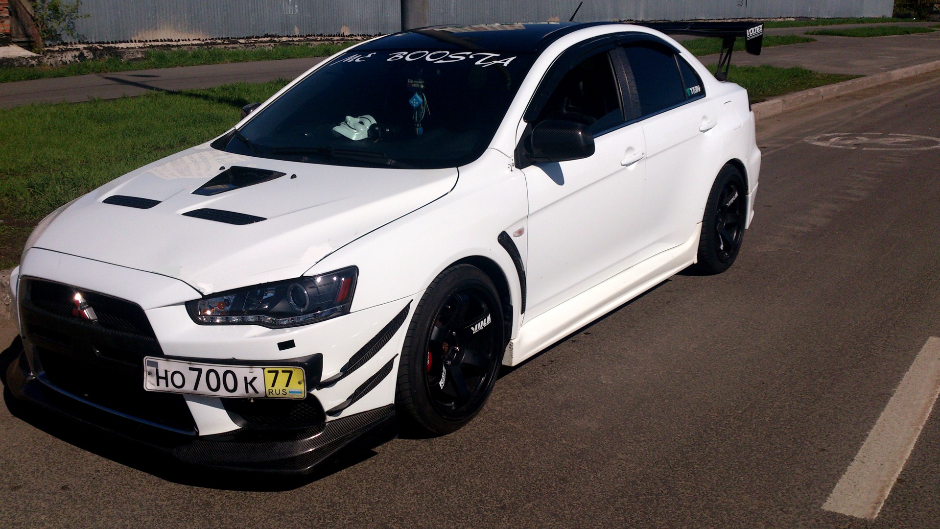 Mitsubishi Lancer Evolution 10 White