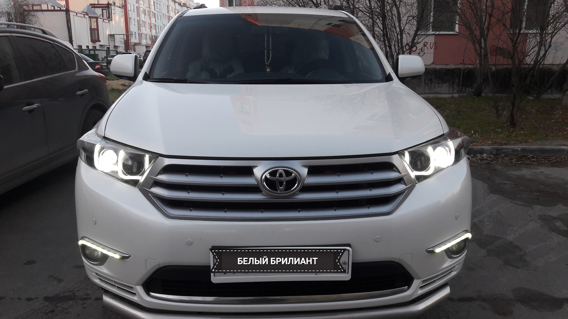 Фара хайлендер 2011. Toyota Highlander xu40. Хайлендер 2011. Тойота хайлендер 2011г. Тойота хайлендер 2011.