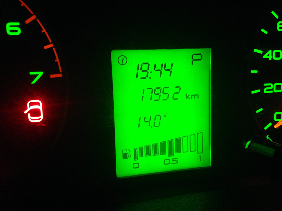 Замена натяжного ролика ремня вспомогательных агрегатов — Lada Гранта ...