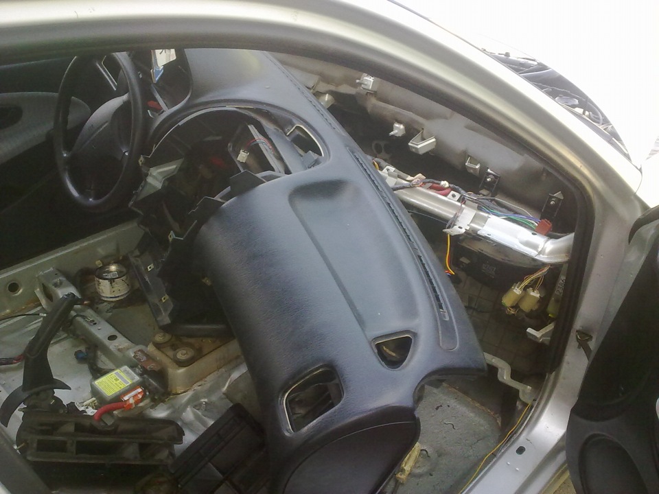 работаем — Mitsubishi Carisma