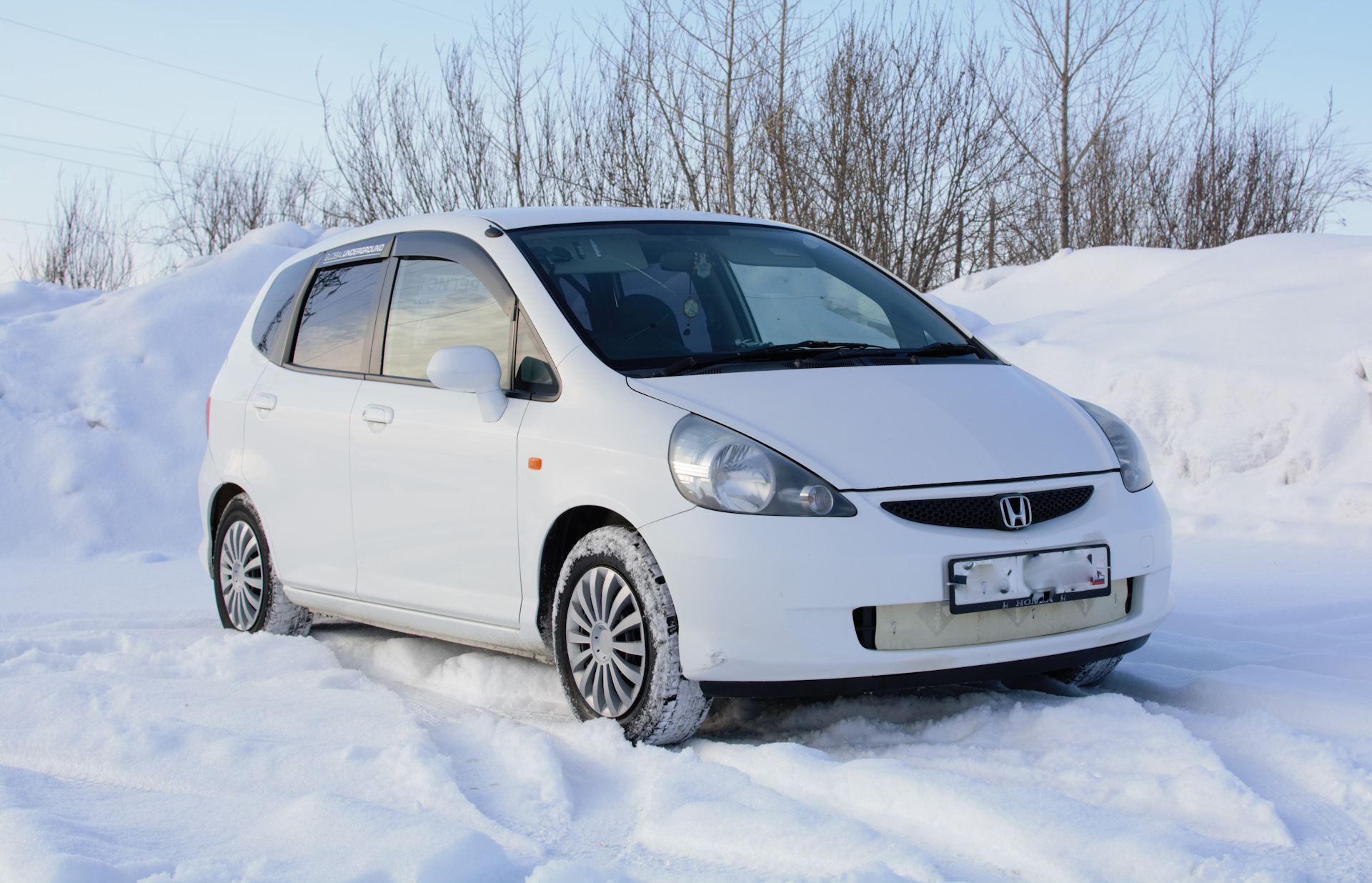 Купить фит дром. P1885 Honda Fit. P1887 Honda Fit. Машина Хонда фит автономер 25. Шурф Хонда фит.