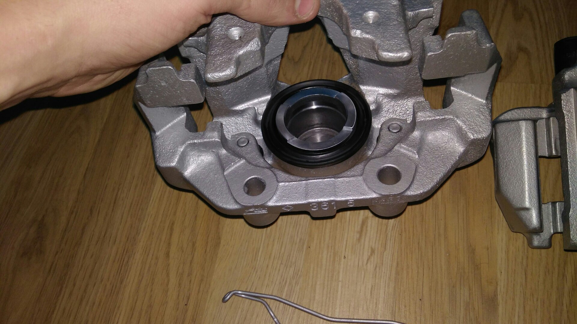 номер суппорта. номер суппорта. 7 суппорт. хендай ай 40 задний суппорт. передний суппорт киа сид 2014.