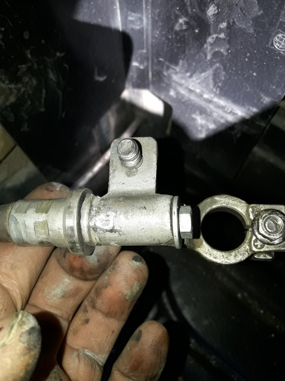 припой сверху и затянут болт м6 все это мертвая хватка для этого злочастного + — BMW 5 series (E39)