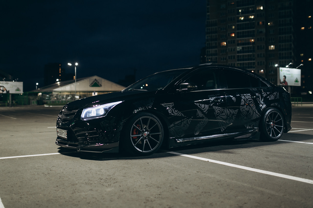 Black tuning. Chevrolet Cruze Tuning Black. Cruze Chevrolet Tuning черный. 