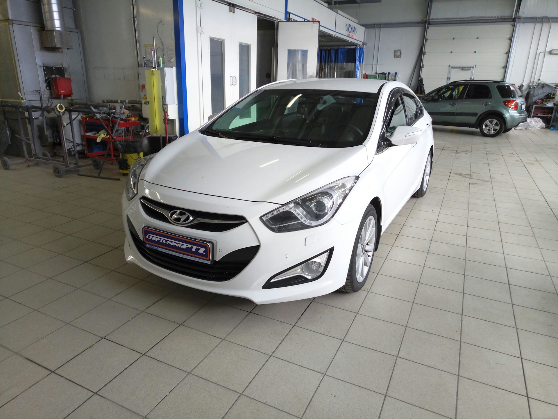 Авито краснодарский край солярисы. Диски Hyundai i40 серебристого цвета. Тюнинг Хендай ай 40. Hyundai i40 тюнинг фото. Hyundai i40 мотор 2.0 сколько стоит окно на верхней авто ру.