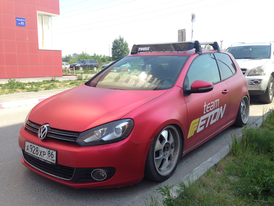 Установка оригинальных поперечных рейлингов и реплики фейринга Thule ...