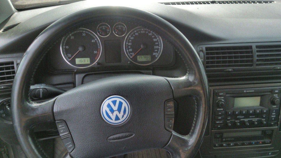 Замена концевика педали тормоза — Volkswagen Passat B5, 1,9 л, 2002 ...