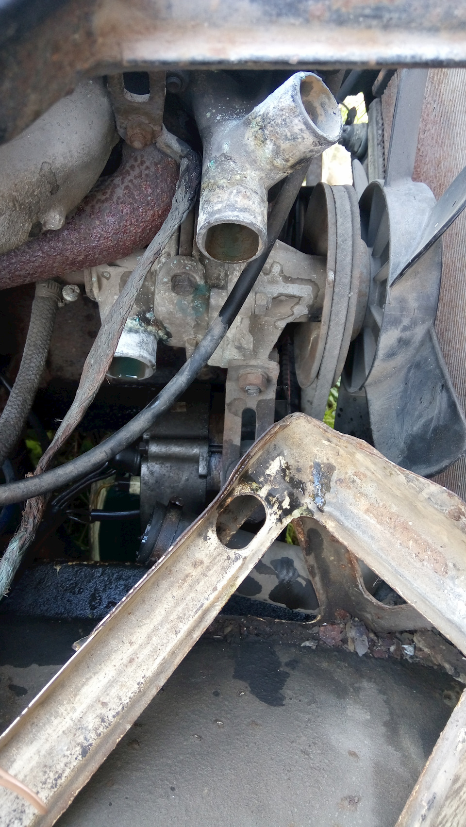 Течь тосола. дубль 1… и надеюсь последний. — Lada 21063, 1,3 л, 1993 ...