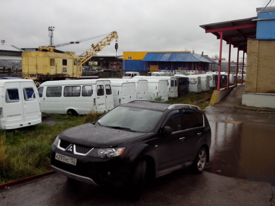 Вот так хранятся новые кузова ГАЗ в Нижнем Новгороде — ГАЗ 31105, 2,3 л ...