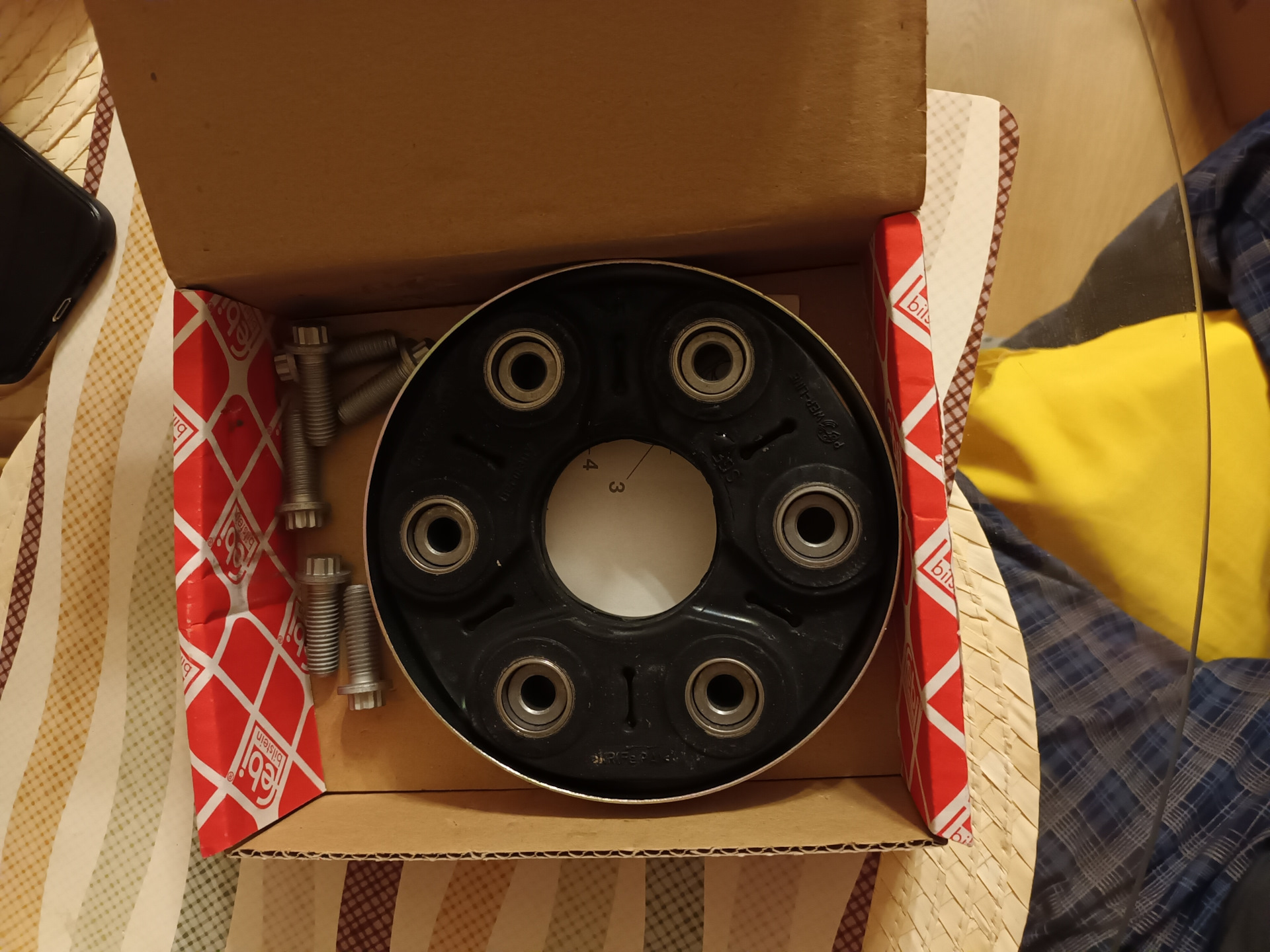 Sasic 2956015 муфта кардана. Муфта кардана рулевого бмв е30. Муфта кардана передняя мерседес 124 схема. Муфта кардана додж караван. Муфта кардана переднего.