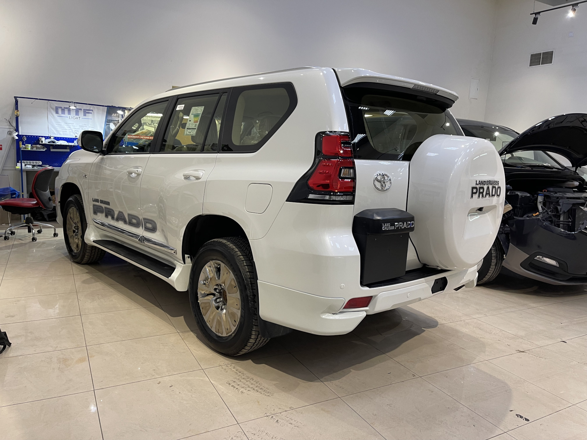 Комплектация Прадо из эмиратов — Toyota Land Cruiser Prado 150-series, 4 л,  2021 года | покупка машины | DRIVE2