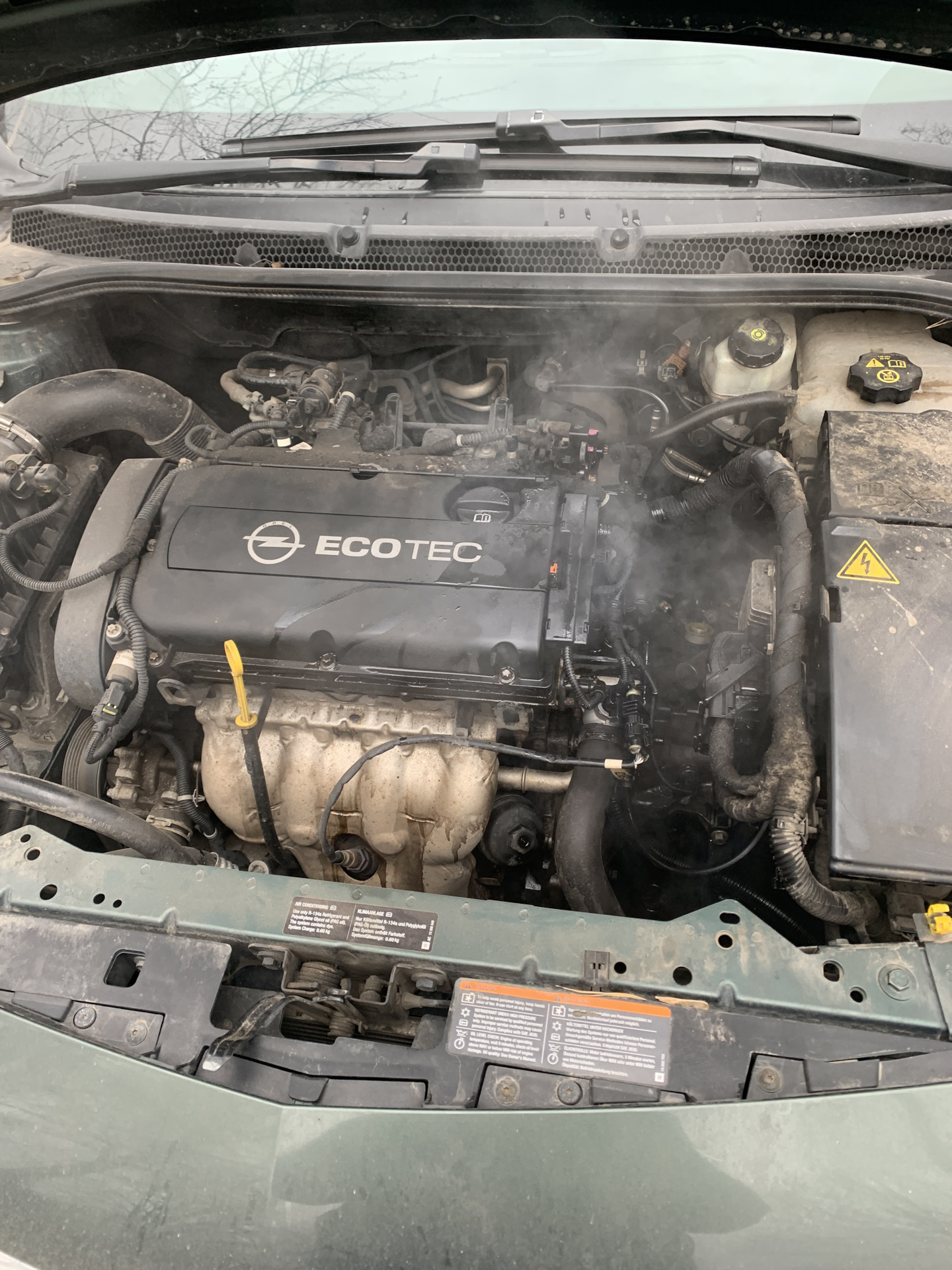 Замена трубки обогрева дроссельный заслонки — Opel Astra J, 1,6 л, 2010 ...