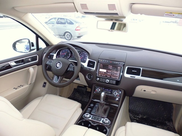 Volkswagen Touareg 2011 Р±РµР»С‹Р№