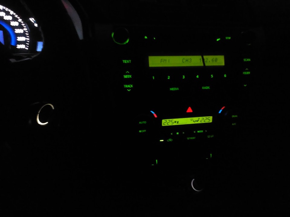 Пересвет камри. Пересвет салона камри 40. Камри 40 подсветка климата. Пересвет камри. 5 ночью.