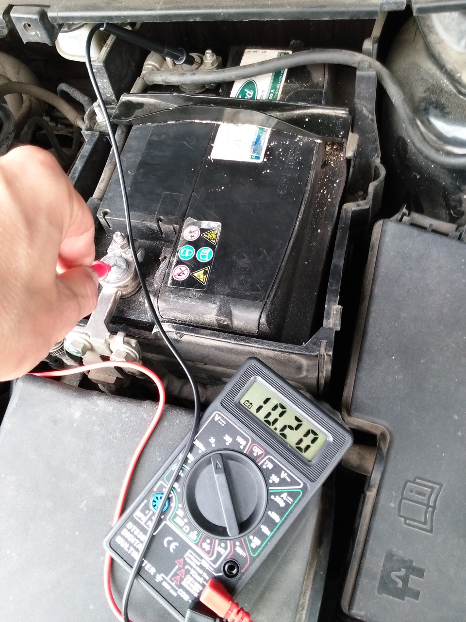 Как понять что аккумулятор пора менять. Как понять что сдох аккумулятор. Как понять что сдох аккумулятор. Аккумулятор ваз 2111. Как понять что сдох аккумулятор.