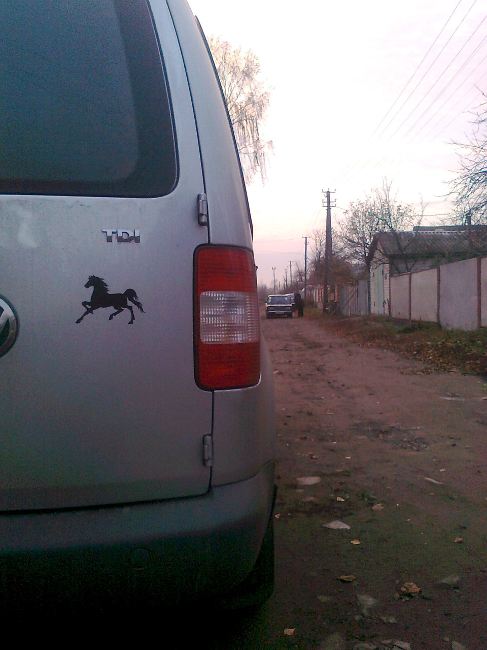 Темная лошадка — Volkswagen Caddy (3G), 1,9 л, 2005 года | стайлинг ...