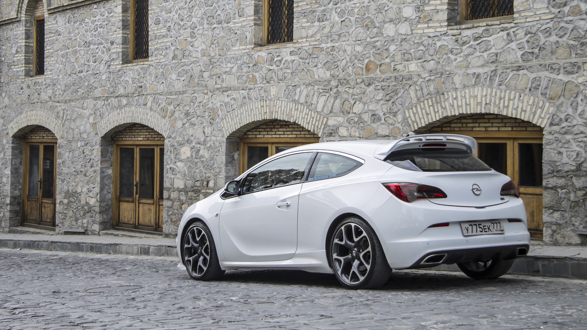 Opel Astra GTC OPC Р±РµР»С‹Р№