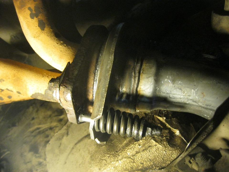 Ремонт Renault Logan : Замена деталей уплотнения двигателя